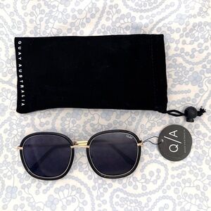 Brand New Quay Australia Dreamy Ways Sunglasses Soft Pouch